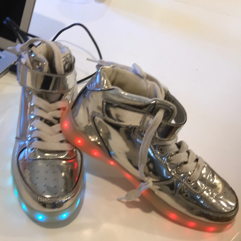 BRIGHT LED SHOES - WOMEN HI TOP - SILVER METALLIC